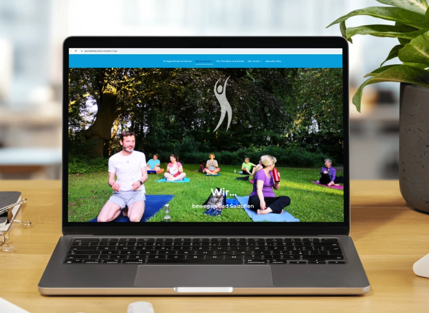 Laptop mit Website der TG Schötmar, ein Projekt der Webseitenfrau